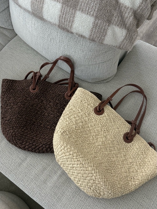LOFT Handbags - Woven Straw Tote Bag with Brown Leather Handles - Natural / Dark Brown